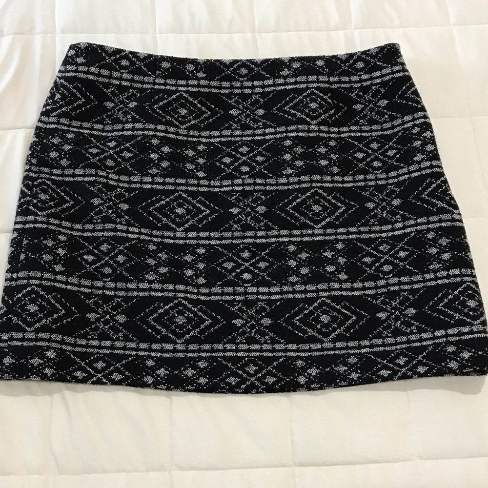 LOFT Black and White Geometric Mini Skirt